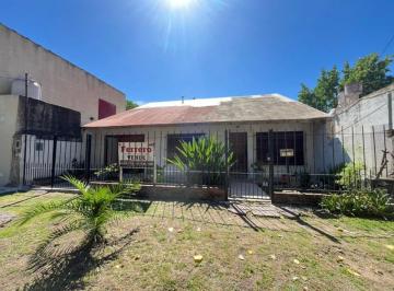 Casa de 5 ambientes, Morón · Chalet de Loza en Dos Plantas Barrio Sere