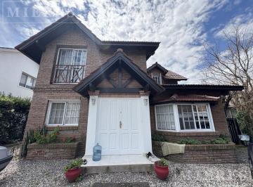 Casa · 138m² · 5 Ambientes · 1 Cochera · Casa en Venta Barrio Los Olmos Benavidez