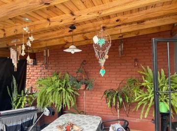 Casa · 258m² · 2 Cocheras · Yapeyu - Remedios de Escalada 100 - 2 Casas