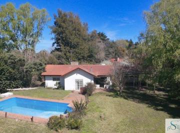 Quinta vacacional de 3 ambientes, Exaltación de la Cruz · Casa Quinta en Venta de 197 m² Ubicado en El Remanso