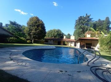 Casa · 134m² · 4 Ambientes · Venta de Casa 4 Amb, Cochera, Pileta, Sobre Lote 1500 m² en del Viso
