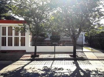 Casa de 7 ambientes, Córdoba · Vendo Amplia Casa en Barrio Villa Cabrera