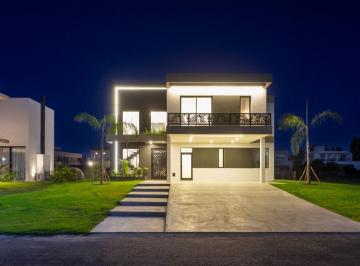 Casa de 6 ambientes, Ezeiza · Casa en Venta C/ Cochera en Canning