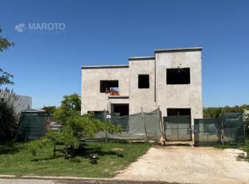 Casa · 200m² · 4 Ambientes · Casa en Venta en El Canton Puerto - Maroto Propiedades