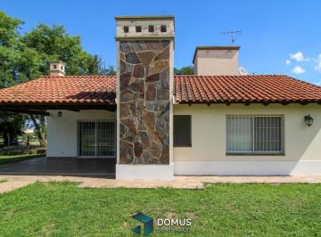 Casa · 74m² · 1 Dormitorio · 1 Cochera · Venta Casa en La Merced Chica