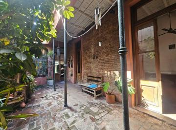 Casa · 253m² · 6 Ambientes · 1 Cochera · Casa en Venta Tipo Chorizo Montecastro Zonificacion Usam Se Toma Dpto en Parte de Pago