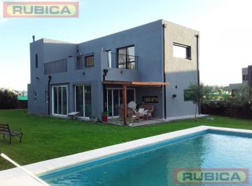Casa · 243m² · 6 Ambientes · 2 Cocheras · Casa - San Matias