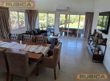 Casa · 120m² · 4 Ambientes · 2 Cocheras · Casa en Venta Pilar del Este Santa Elena