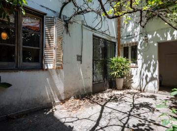 Casa · 160m² · 7 Ambientes · 1 Cochera · Casa en Venta en Saavedra