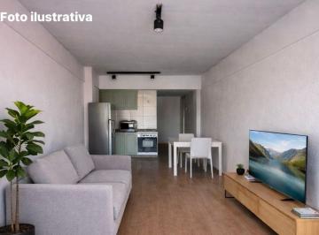 Departamento de 2 ambientes, Flores · Alquiler 2 Ambientes Renovado con Balcon Al Contrafrente - Flores, Excelente Conectividad. Visitalo!