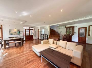 Casa · 600m² · 7 Ambientes · 3 Cocheras · Casas en Venta 4 Dorm. Gonnet Entre Caminos con Pileta