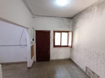 PH · 61m² · 4 Ambientes · Venta - Buenos Aires Al 800 - Casa de Pasillo 2 Dorm. Mas Comodin - PH a Reciclar en Planta Ba