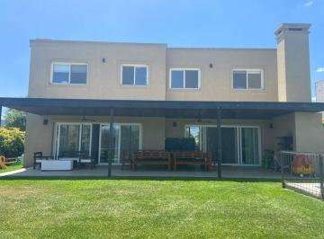 Casa · 200m² · 4 Ambientes · 2 Cocheras · Casa en Venta en Ayres Plaza, Pilar, G. B. a. Zona Norte