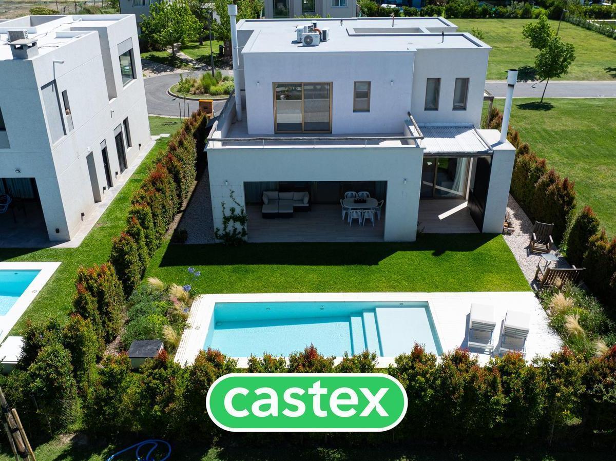 Casa con Diseño Contemporáneo en  Araucarias