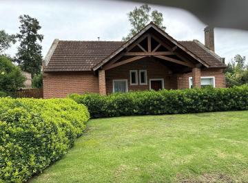 Casa · 195m² · 5 Ambientes · 1 Cochera · Casa Chalet en Venta en Pilar, G. B. a. Zona Norte
