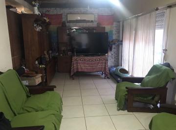 Casa · 160m² · 5 Ambientes · 1 Cochera · Venta - Casa 3 Dorm., Cochera y Jardín. Fisherton, Rosario.