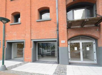 Local comercial · 160m² · Moreau de Justo Alicia 150