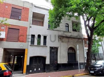 Casa · 248m² · 5 Ambientes · 1 Cochera · Casa en Venta 4 Dorm. con Cochera, Jardín y Terraza - Flores Norte