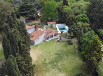 Casa de 6 ambientes, Ezeiza · Casaquinta con 4 Dorm. y Pileta Xl en Venta, 2664 m² en Barrio Parque El Trébol - Ezeiza