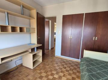 Departamento · 198m² · 5 Ambientes · 1 Cochera · Departamento en Las Lomitas