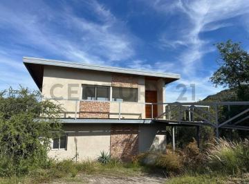 Casa · 108m² · 4 Ambientes · 1 Cochera · Casa 2 Dor 2 Baños Increible Vistas en Tierra Alta