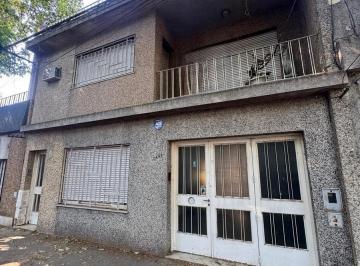 Casa · 209m² · 7 Ambientes · 1 Cochera · Casa en Echesortu