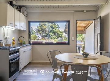 Casa · 220m² · 6 Ambientes · 3 Cocheras · Casa a m del Lago, con 4 Unidades Funcionales Para Renta