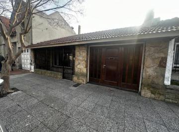 Casa · 170m² · 3 Ambientes · 1 Cochera · Casa en Venta - 2 Dorm. 1 Baño - Mar del Plata