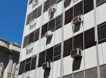 Oficina comercial · 50m² · 3 Ambientes · 1 Cochera · B° Centro - Oficina con Cochera