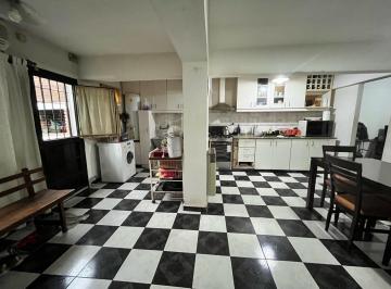 Casa · 147m² · 7 Ambientes · 1 Cochera · Casa en Venta 3 Dor. 2 Baños. Barrio Rosedal