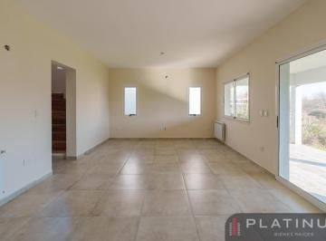 Casa · 210m² · 4 Ambientes · 2 Cocheras · Duplex de 3 Dorm. con Cochera, La Cuesta Apto Escritura - La Calera