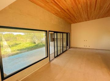 Casa · 400m² · 10 Ambientes · 3 Cocheras · Casa en Venta de 3 Dorm. en Una Sola Planta - Estancia El Terrón