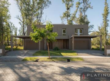 Casa · 165m² · 4 Ambientes · 2 Cocheras · Duplex de 3 Dorm. con Cochera, Apto Credito - Nuevo Malagueño