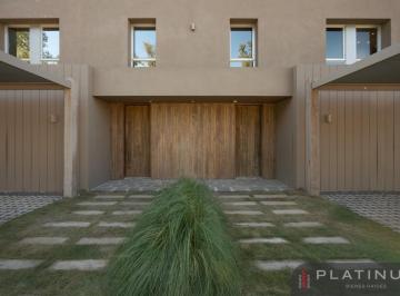 Casa · 165m² · 4 Ambientes · 2 Cocheras · Duplex de 3 Dorm. con Cochera, Apto Credito - Nuevo Malagueño