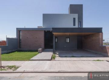 Casa · 189m² · 6 Ambientes · 2 Cocheras · Casa en Venta de 4 Dorm. - Rincones de Manantiales