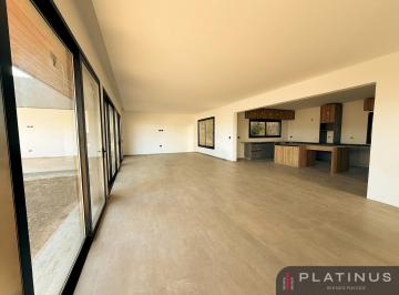 Casa · 320m² · 5 Ambientes · 2 Cocheras · Casa de 3 Dorm. en Construccion - La Cuesta