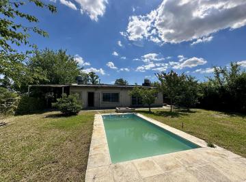 Casa · 70m² · 2 Ambientes · Casa en Venta. Oportunidad de Inversión. 800 m² Totales. con Pileta. Aldea Suiza, Zárate.