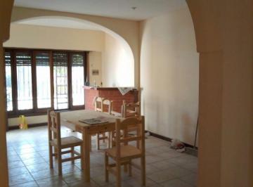 Casa de 4 ambientes, La Matanza · Casa 170 m² - 4amb - 2 Dorm Lava C/patio y Terraza - Coch + Salon de 180 m² + Ofi P. Alta - Oferta