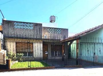 Casa · 130m² · 3 Ambientes · 1 Cochera · Casa en Venta de La Peña 507 Wilde