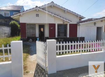 Casa · 160m² · 5 Ambientes · 2 Cocheras · Casa en Venta - 4 Dorm. 2 Baños - 581 m² - Santa Teresita