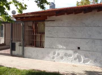 Casa · 130m² · 5 Ambientes · 1 Cochera · Venta Casa Bº Av Norte. Guaymallen