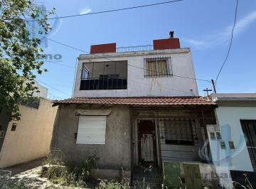 PH · 66m² · 3 Ambientes · PH en Venta 3 Amb. C/ Terraza - Ramos Mejia