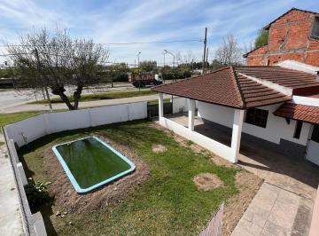 Casa · 190m² · 3 Ambientes · 1 Cochera · Casa en Troncos del Talar