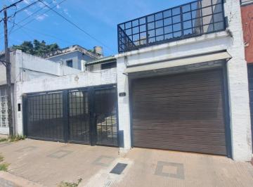Casa · 182m² · 8 Ambientes · 2 Cocheras · Venta Casa 3 Dorm. Barrio Industrial