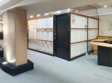 Oficina comercial · 191m² · 12 Ambientes · 1 Cochera · Oficina 191 m² con Cochera en El Mismo Piso – Corrientes 861