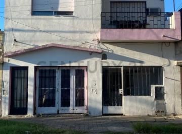 Casa · 145m² · 7 Ambientes · Venta de Casa de 7 Ambientes en Barrio Azcuénaga