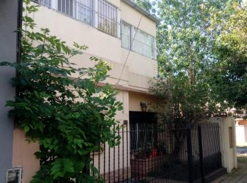 Casa · 150m² · 4 Ambientes · 1 Cochera · Casa en Venta - 3 Dorm. 2 Baños - Cochera - 180 m² - Hurlingham