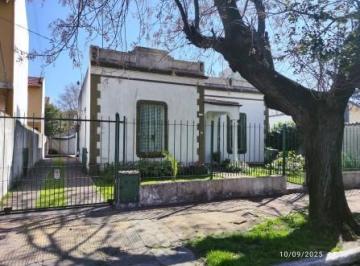 Casa · 257m² · 4 Ambientes · Casa en Temperley Este