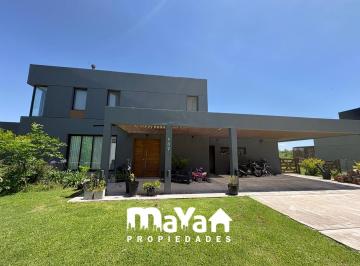 Casa · 197m² · 4 Ambientes · 6 Cocheras · Casa en Venta Chacras de La Reserva