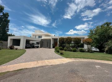 Casa de 10 ambientes, Córdoba · Venta Casa en Altos del Chateau 5 Dorm.